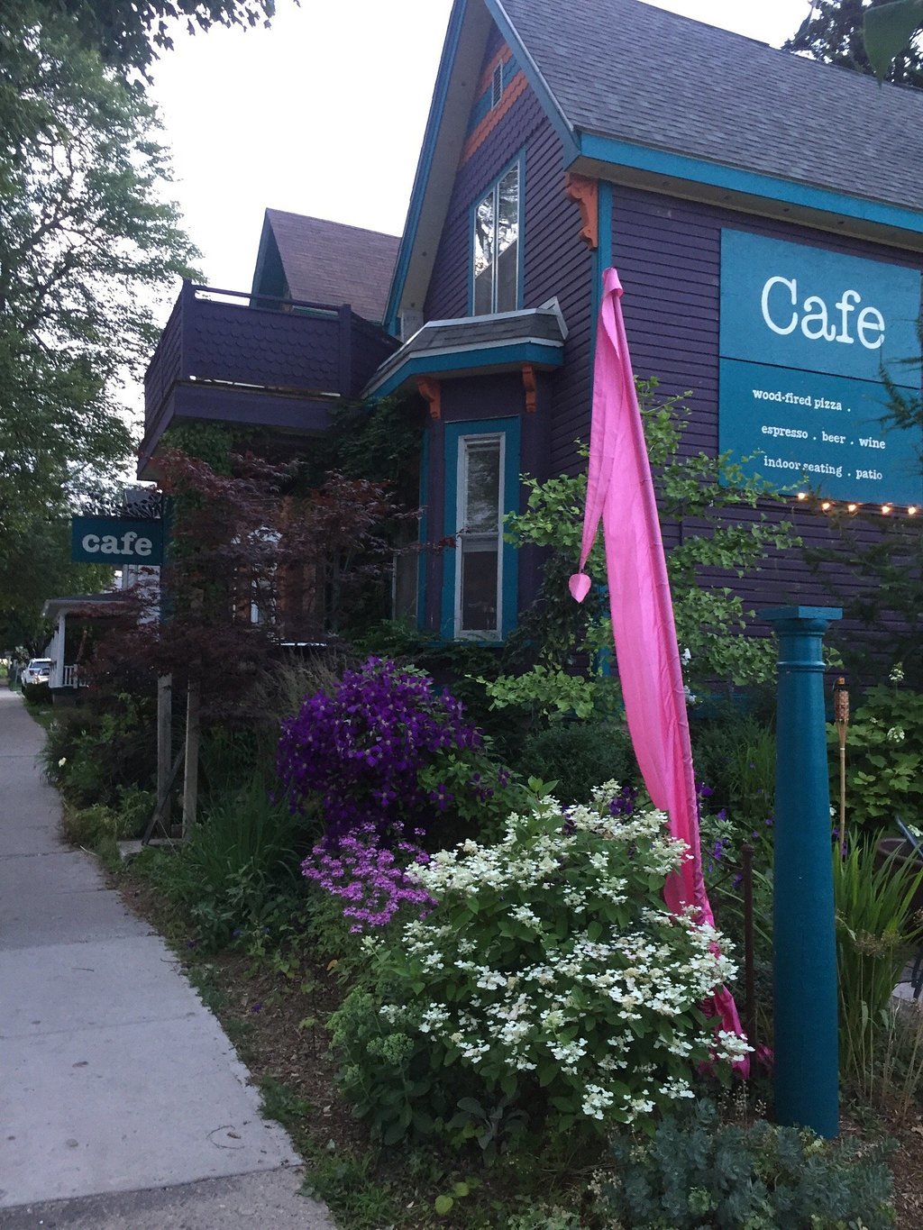 The Purple House Cafe